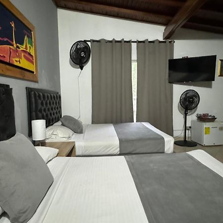Gemas San Joaquin 1 Hotel Меделин Екстериор снимка