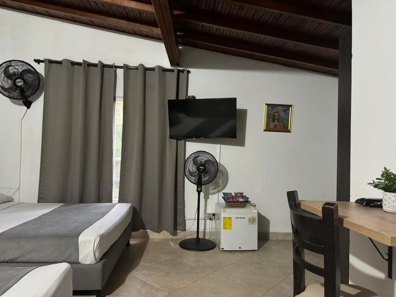 Gemas San Joaquin 1 Hotel Меделин Екстериор снимка