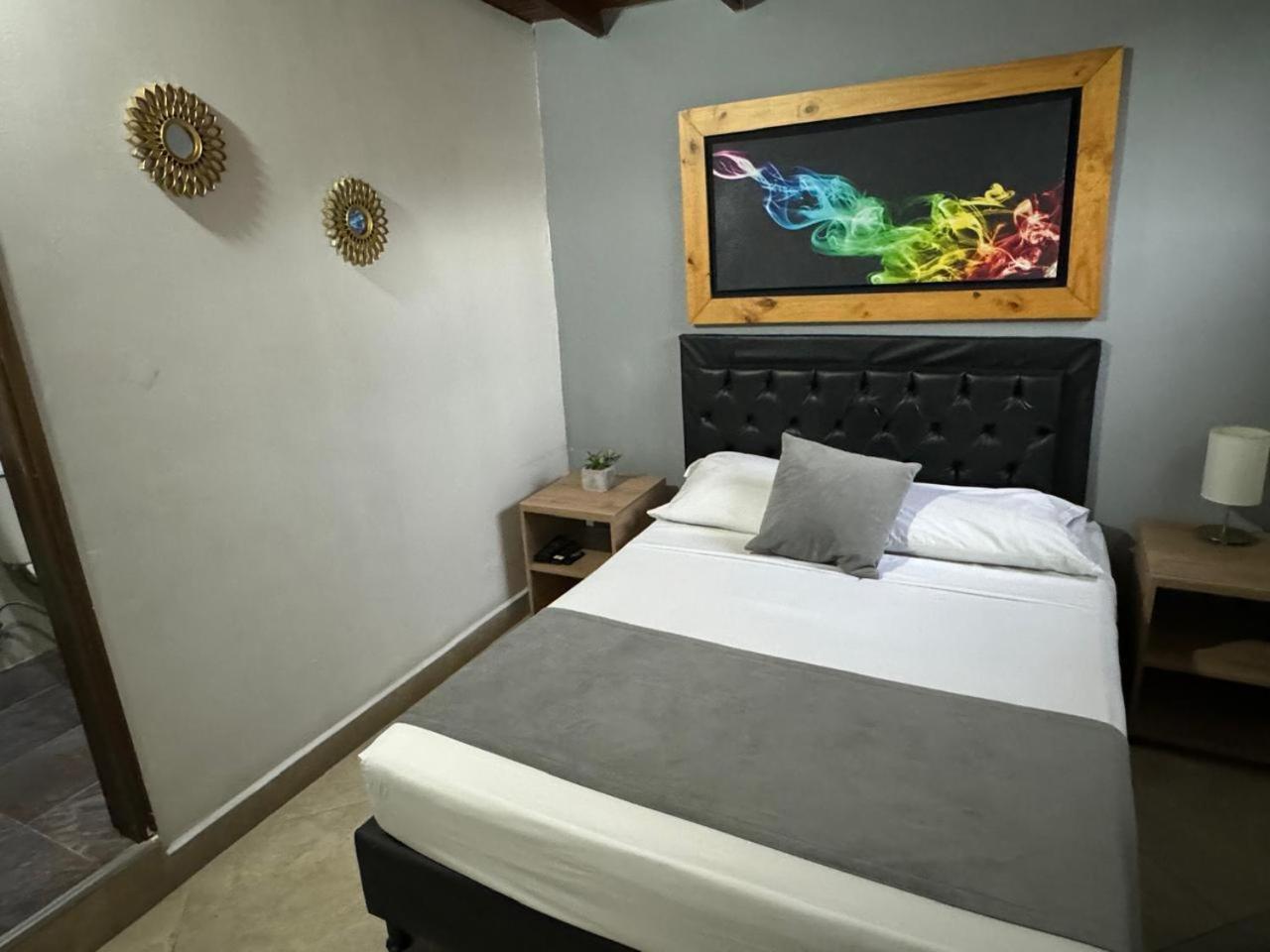 Gemas San Joaquin 1 Hotel Меделин Екстериор снимка