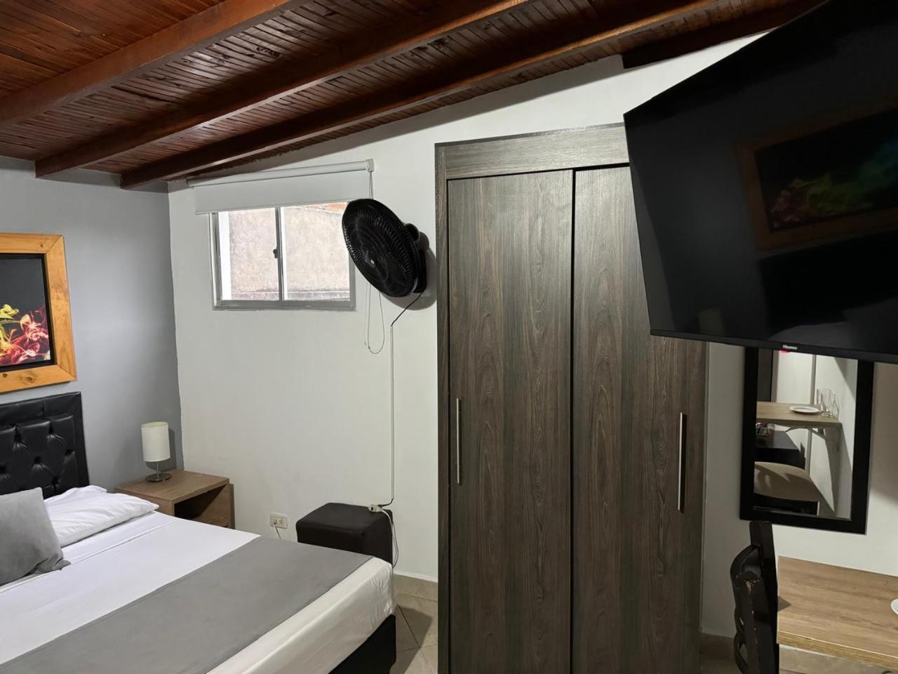 Gemas San Joaquin 1 Hotel Меделин Екстериор снимка