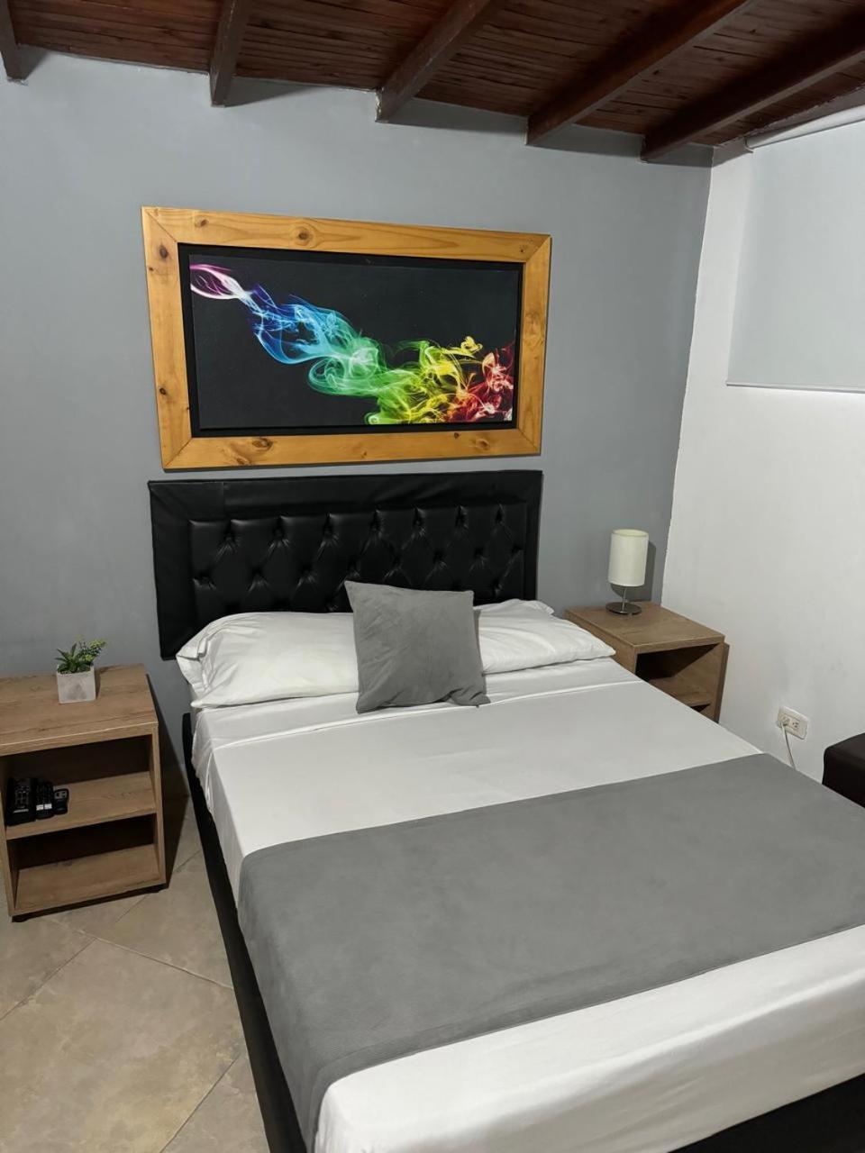 Gemas San Joaquin 1 Hotel Меделин Екстериор снимка