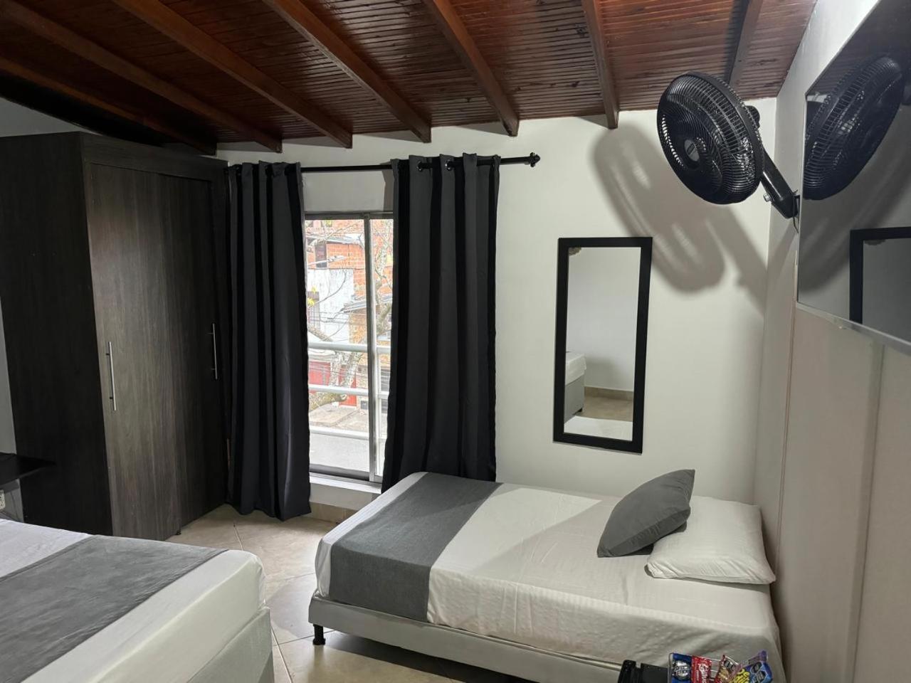 Gemas San Joaquin 1 Hotel Меделин Екстериор снимка