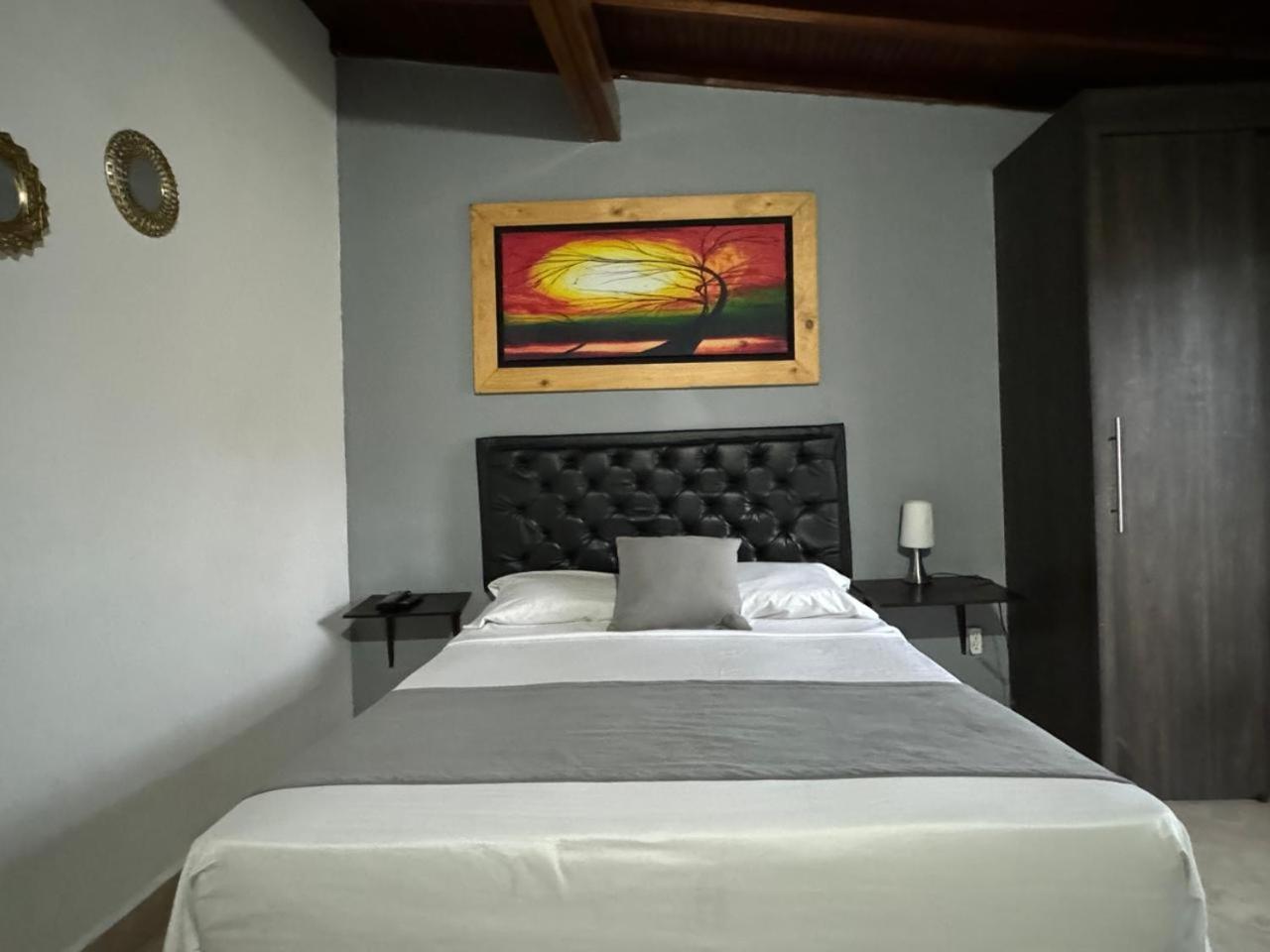 Gemas San Joaquin 1 Hotel Меделин Екстериор снимка