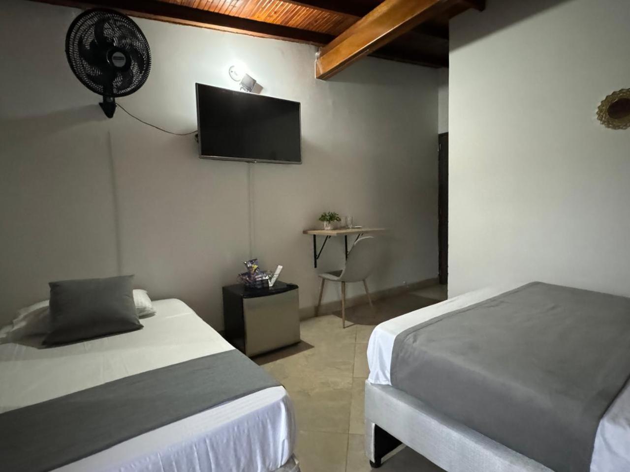 Gemas San Joaquin 1 Hotel Меделин Екстериор снимка