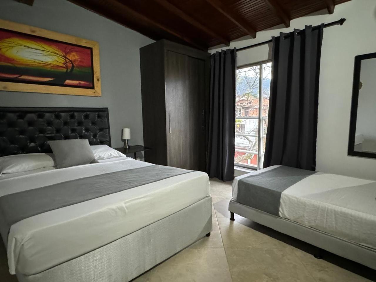 Gemas San Joaquin 1 Hotel Меделин Екстериор снимка