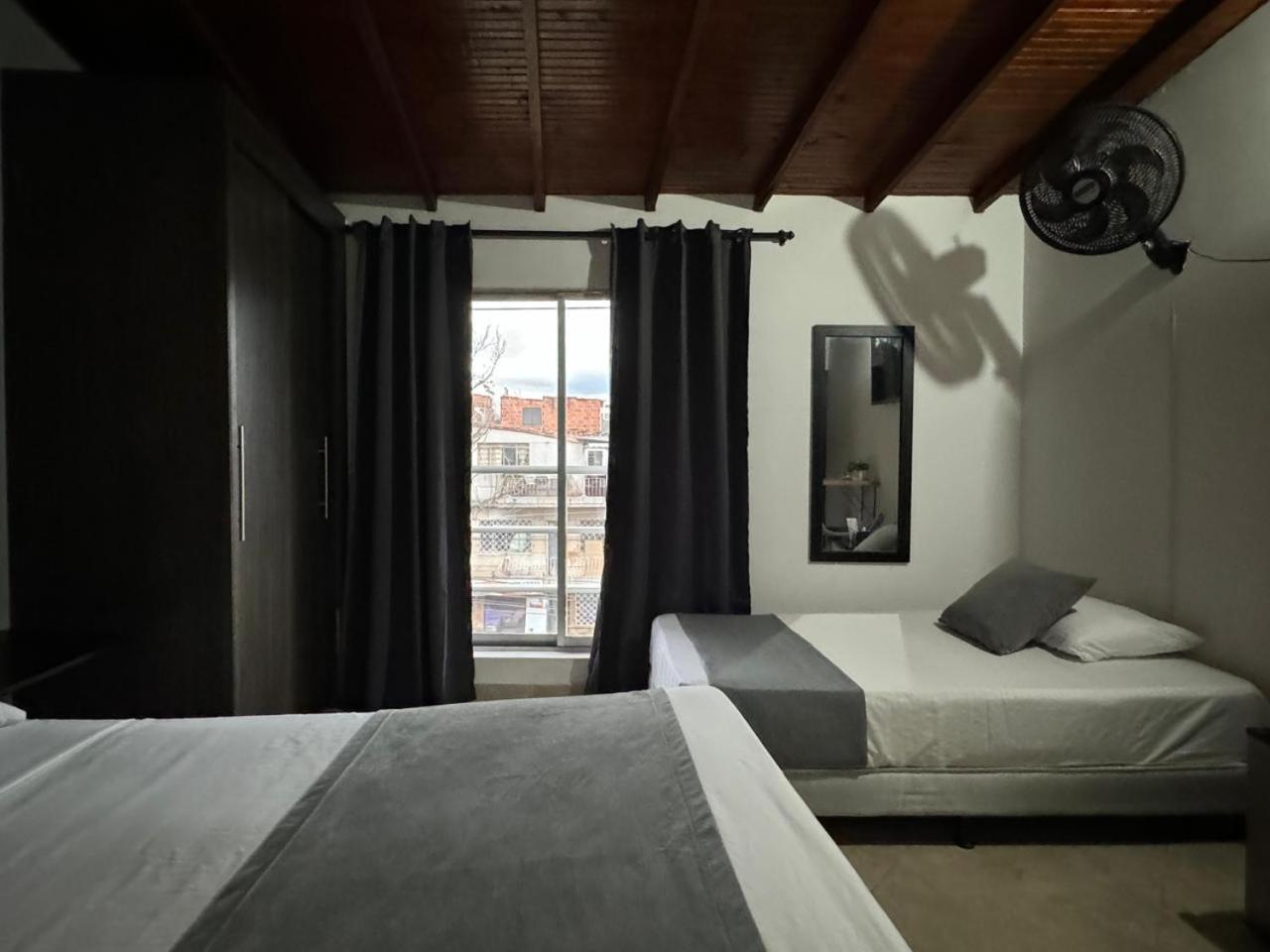 Gemas San Joaquin 1 Hotel Меделин Екстериор снимка