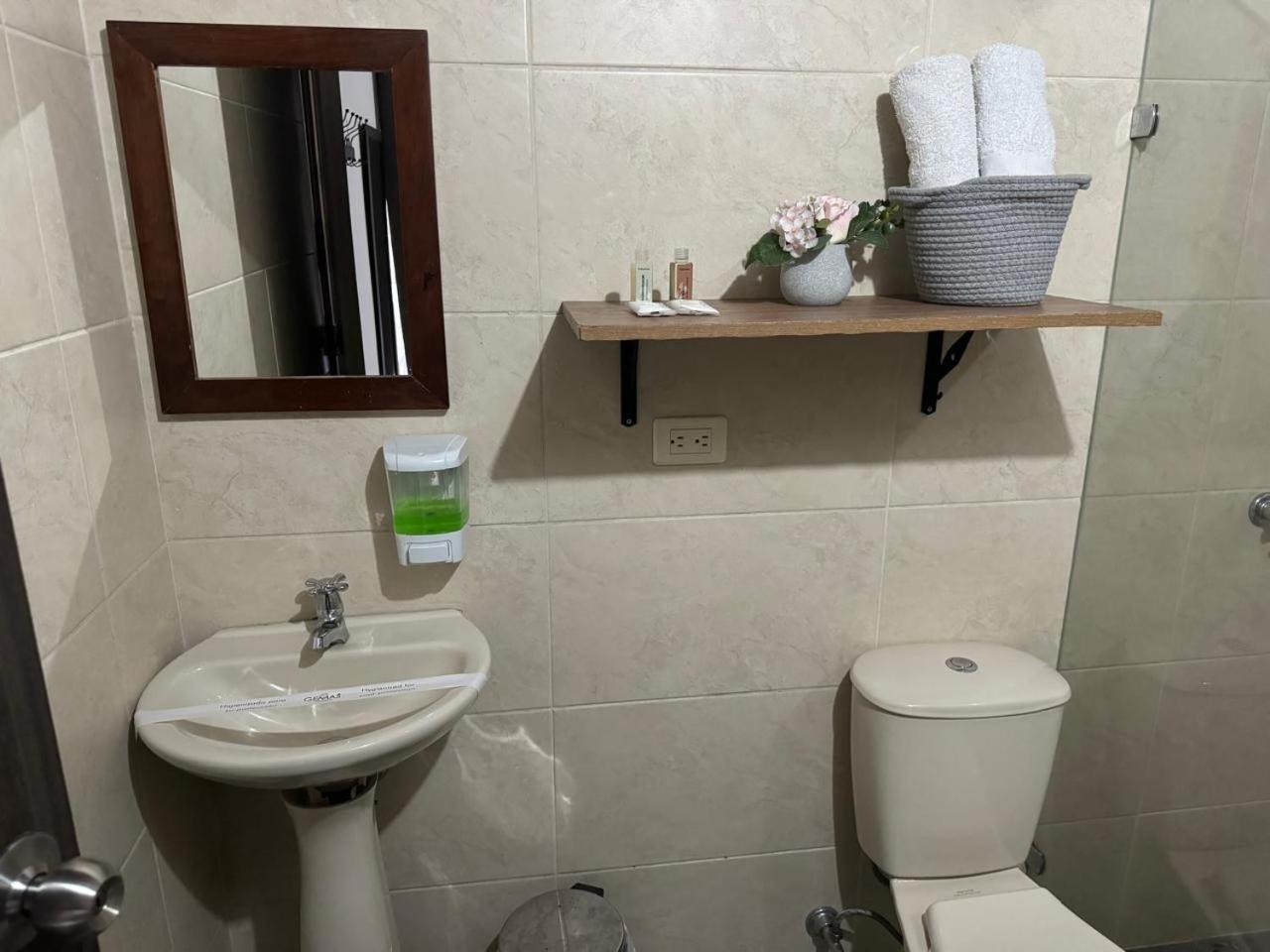 Gemas San Joaquin 1 Hotel Меделин Екстериор снимка