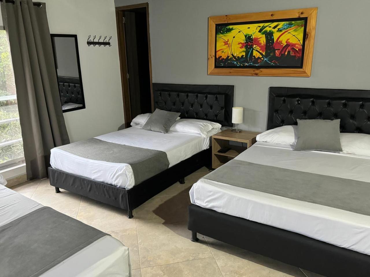 Gemas San Joaquin 1 Hotel Меделин Екстериор снимка